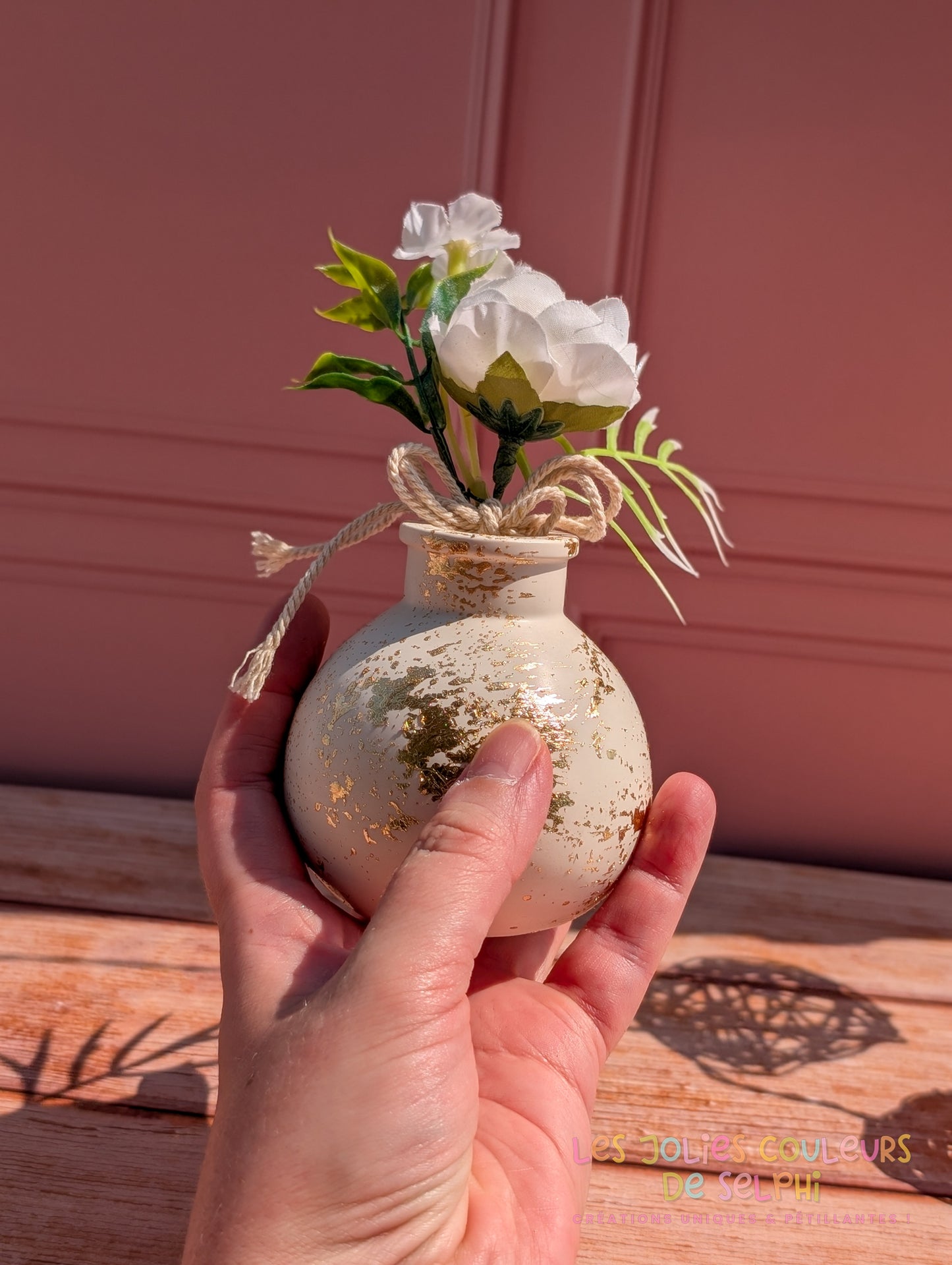 Vase décoratif rond lisse en Jesmonite avec dorures - taupe et doré