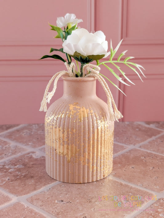 Vase décoratif haut rayé en Jesmonite avec dorures - vieux rose et doré
