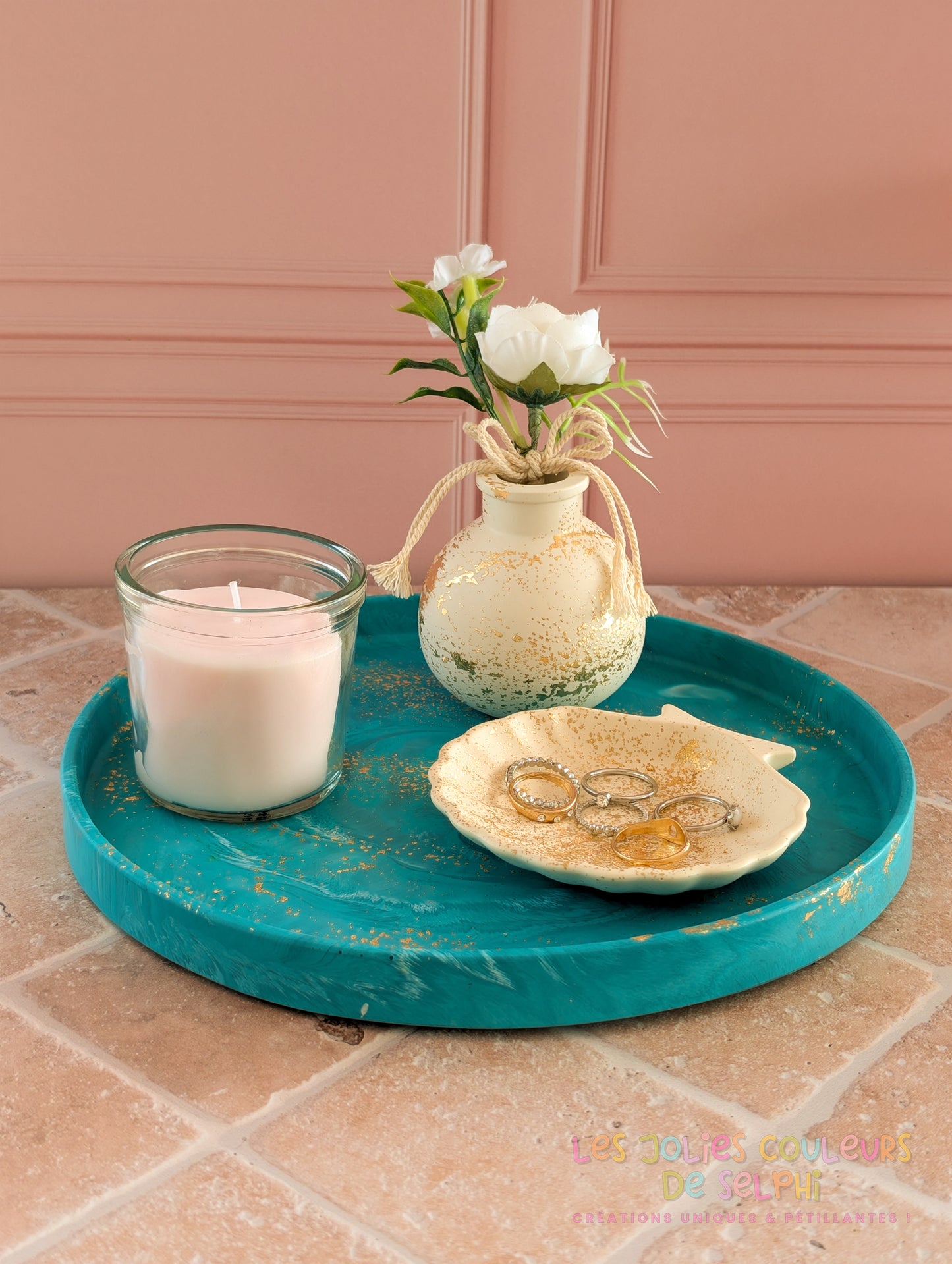Vase décoratif rond lisse en Jesmonite avec dorures - blanc cassé / beige et doré