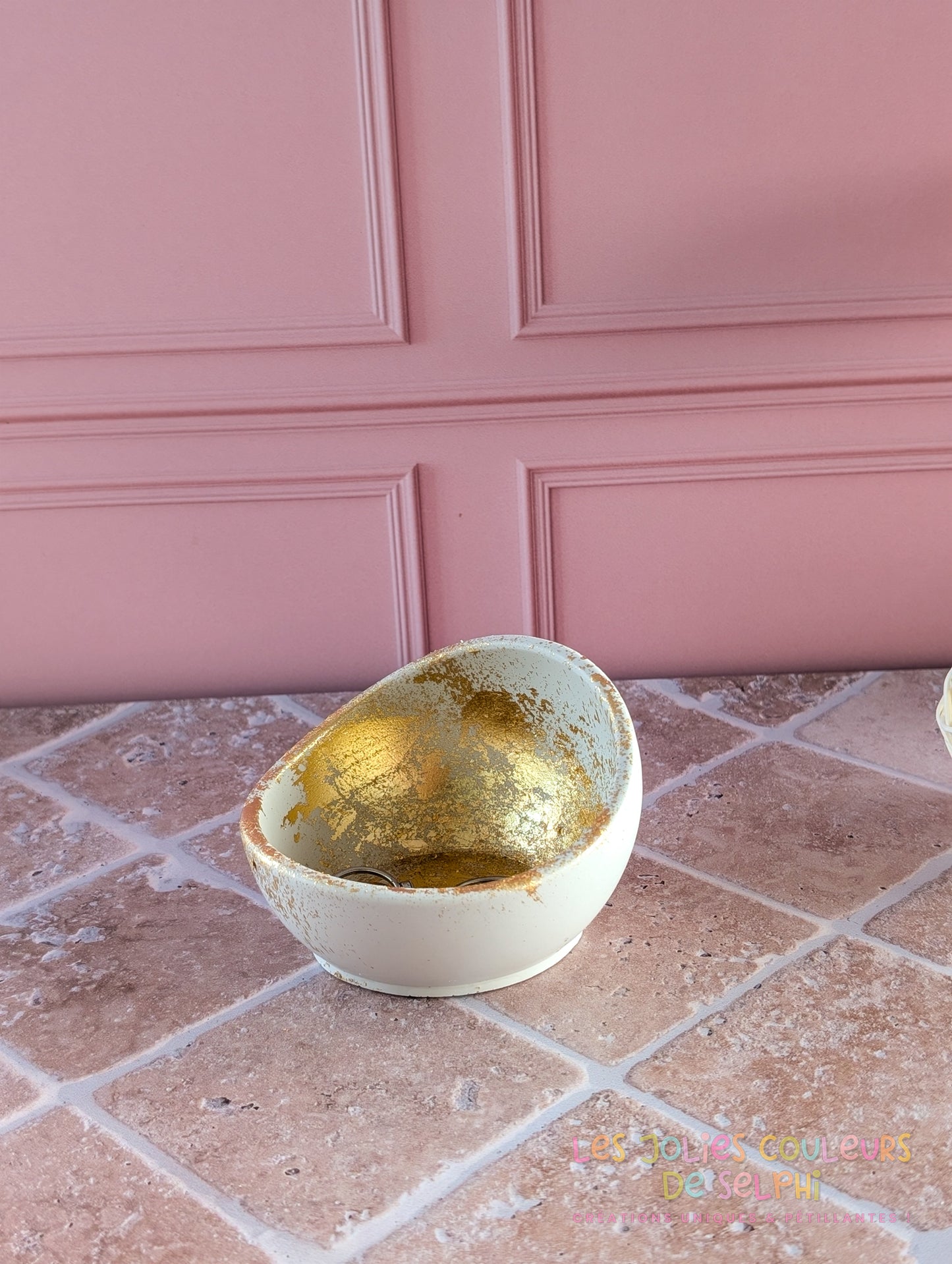 Coupelle en Jesmonite – blanc cassé / beige et doré