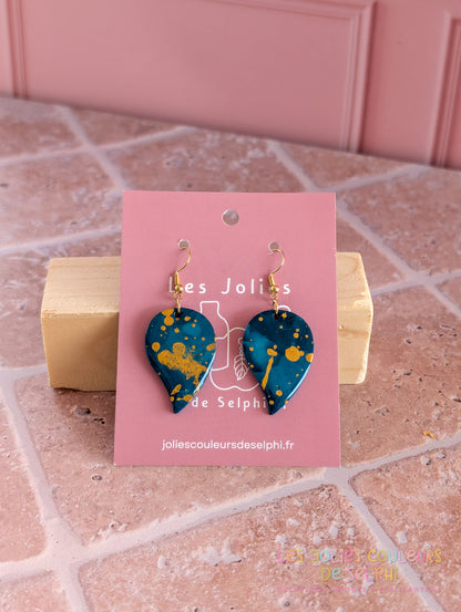 [Multi-Forme dispo] Boucles d’oreilles en Jesmonite et résine – Bleu galaxie et doré