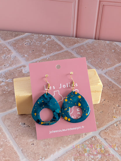 [Multi-Forme dispo] Boucles d’oreilles en Jesmonite et résine – Bleu galaxie et doré
