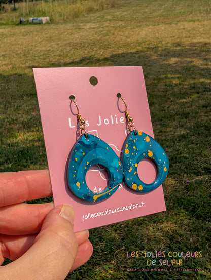 [Multi-Forme dispo] Boucles d’oreilles en Jesmonite et résine – Bleu galaxie et doré