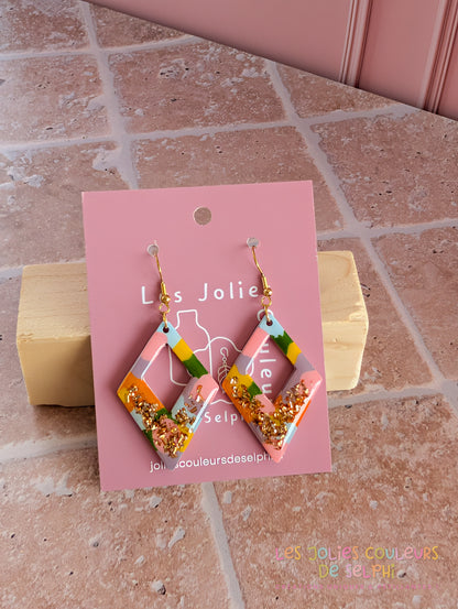 [Multi-Forme dispo] Boucles d’oreilles en Jesmonite et résine – multicouleur et doré