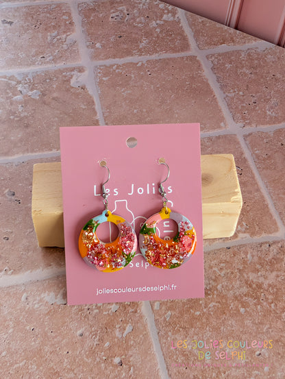 [Multi-Forme dispo] Boucles d’oreilles en Jesmonite et résine – multicouleur et doré