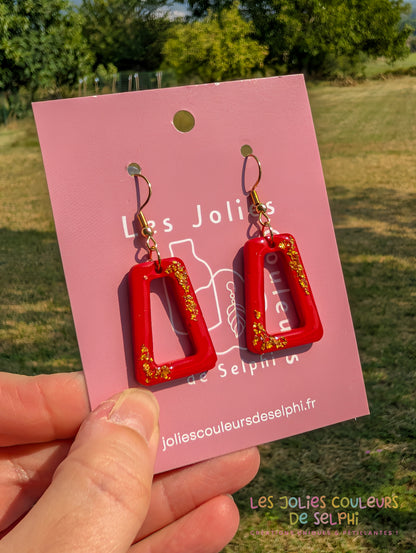 [Multi-Forme dispo] Boucles d’oreilles en Jesmonite et résine – rouge et doré