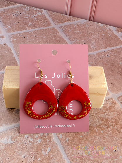 [Multi-Forme dispo] Boucles d’oreilles en Jesmonite et résine – rouge et doré