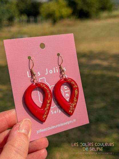 [Multi-Forme dispo] Boucles d’oreilles en Jesmonite et résine – rouge et doré