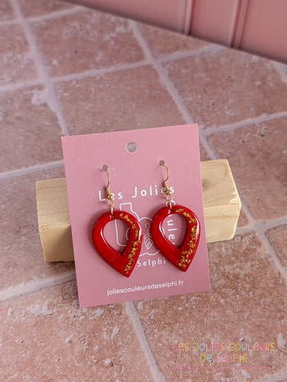 [Multi-Forme dispo] Boucles d’oreilles en Jesmonite et résine – rouge et doré