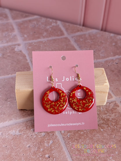 [Multi-Forme dispo] Boucles d’oreilles en Jesmonite et résine – rouge et doré