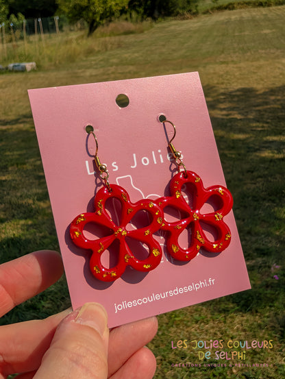 [Multi-Forme dispo] Boucles d’oreilles en Jesmonite et résine – rouge et doré