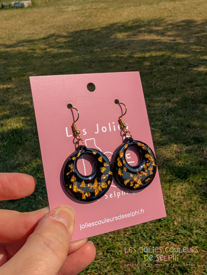 [Multi-Forme dispo] Boucles d’oreilles en Jesmonite et résine – Noir et doré