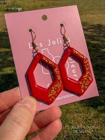 [Multi-Forme dispo] Boucles d’oreilles en Jesmonite et résine – rouge et doré