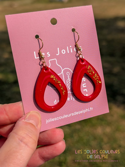 [Multi-Forme dispo] Boucles d’oreilles en Jesmonite et résine – rouge et doré