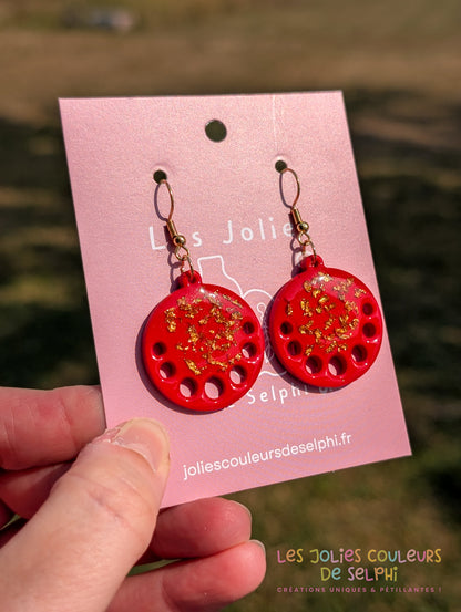 [Multi-Forme dispo] Boucles d’oreilles en Jesmonite et résine – rouge et doré